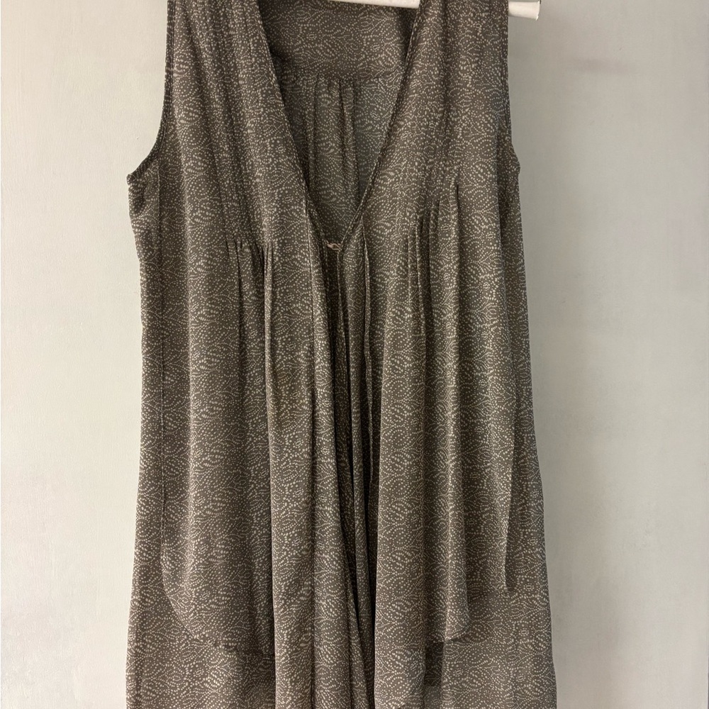 CAbi Sleeveless Tunic #325 - Gray Pattern Like New Condition